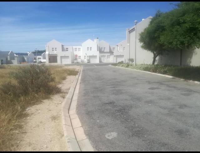3 BEDROOM HOUSE FOR SALE IN COUNTRY CLUB